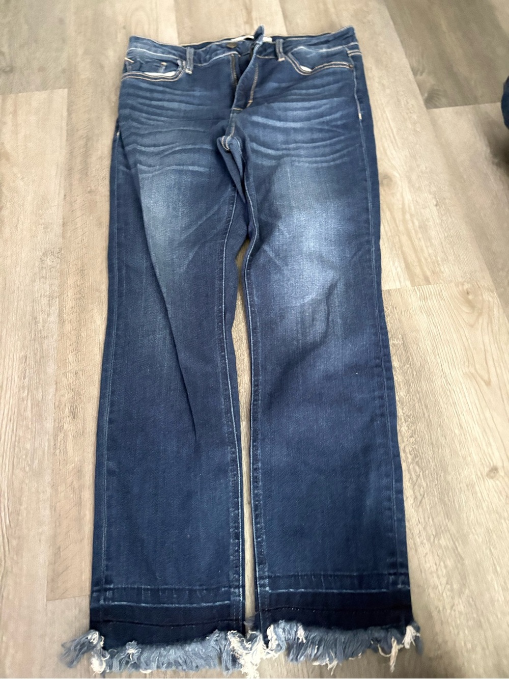 Women’s Dark Blue Washed Jeans with Frayed Hem